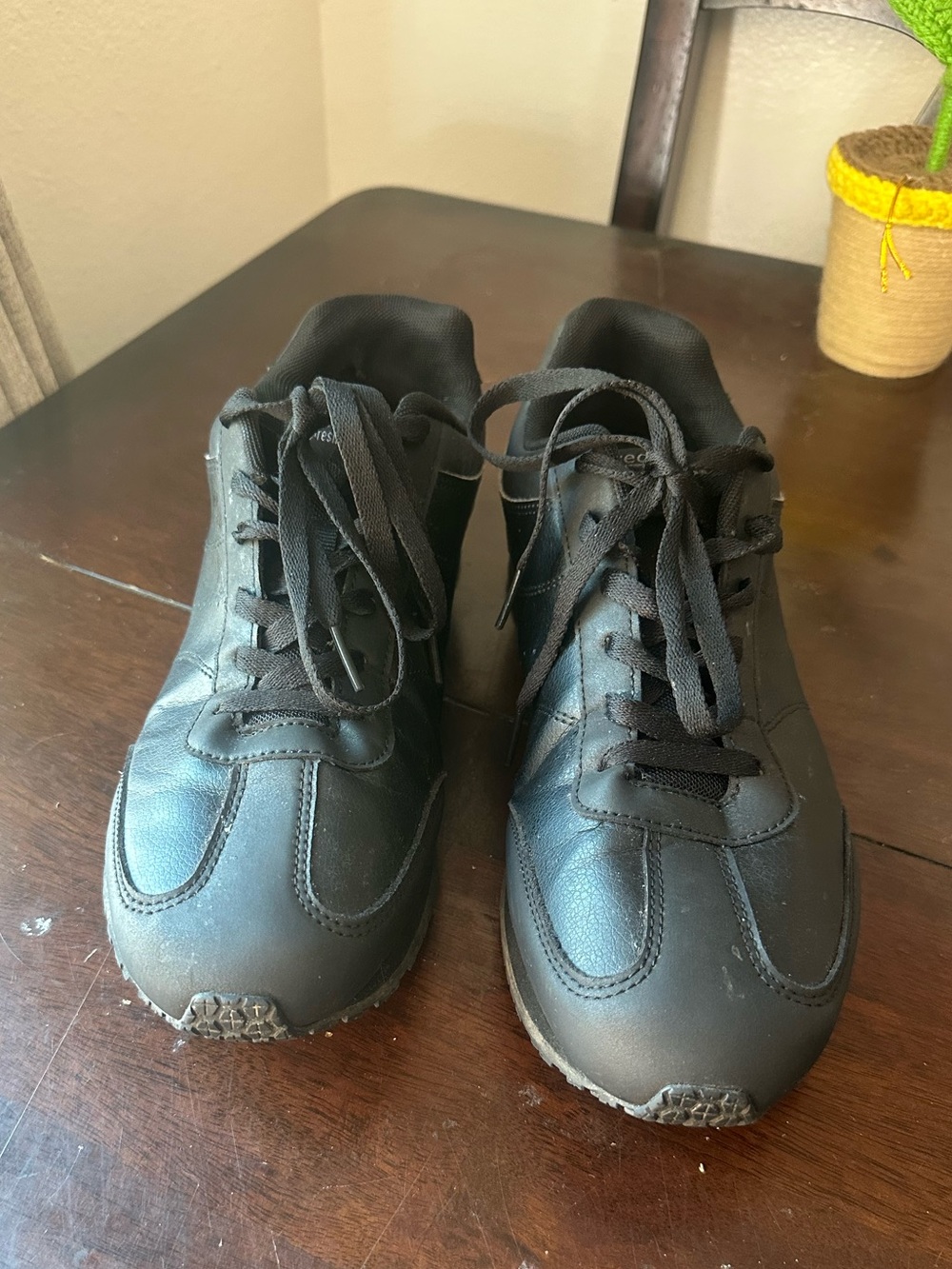Men's Black Lace-Up Casual Sneakers Slip resistant Shoes